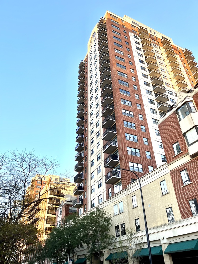 Chicago, Illinois 60605, United States, 2 Bedrooms Bedrooms, ,2 BathroomsBathrooms,Residential,Active,233236