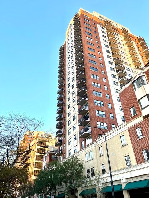 1529 S State Street 8A Chicago IL 60605
