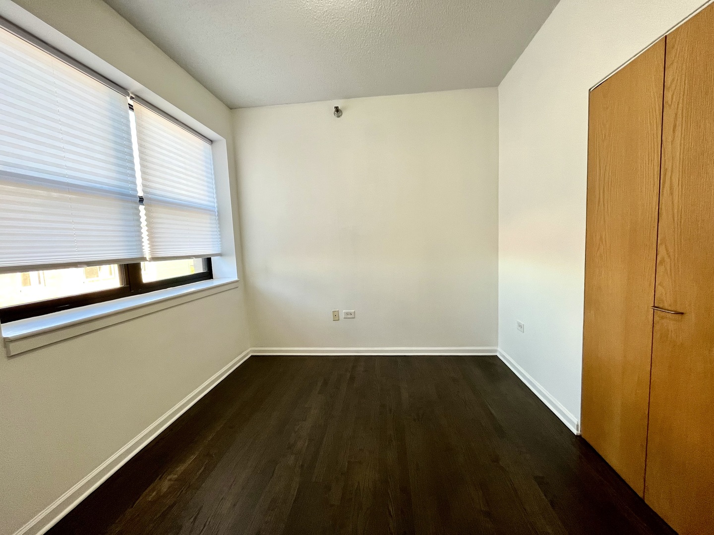 Chicago, Illinois 60605, United States, 2 Bedrooms Bedrooms, ,2 BathroomsBathrooms,Residential,Active,233236