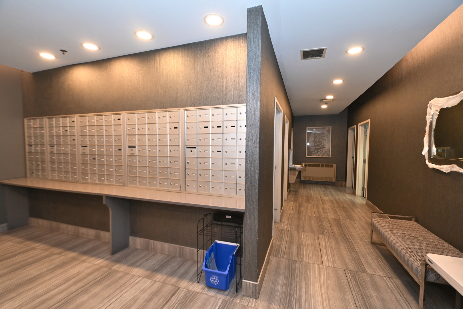 Chicago, Illinois 60605, United States, 2 Bedrooms Bedrooms, ,2 BathroomsBathrooms,Residential,Active,233236