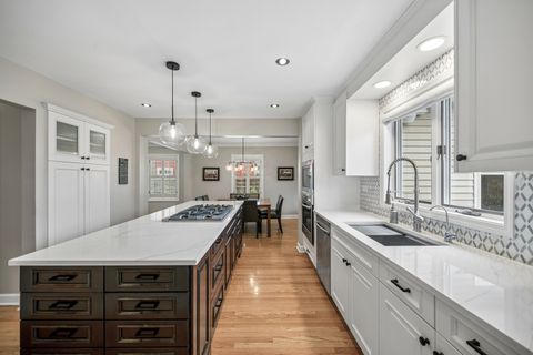 Tiny photo for 128 Parkview Road, Glenview, IL 60025 (MLS # 12607382)