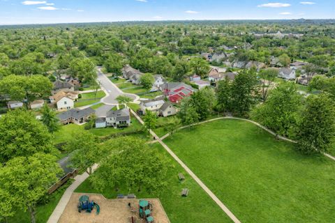 Tiny photo for 128 Parkview Road, Glenview, IL 60025 (MLS # 12607382)