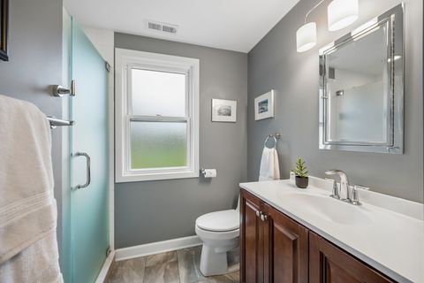 Tiny photo for 128 Parkview Road, Glenview, IL 60025 (MLS # 12607382)