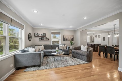 Tiny photo for 128 Parkview Road, Glenview, IL 60025 (MLS # 12607382)