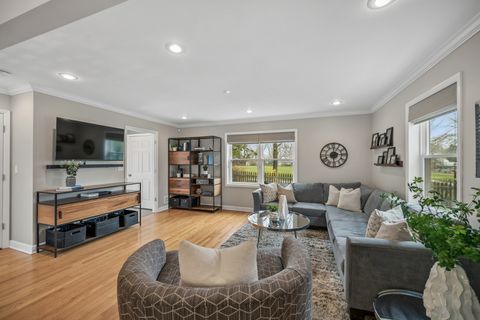 Tiny photo for 128 Parkview Road, Glenview, IL 60025 (MLS # 12607382)