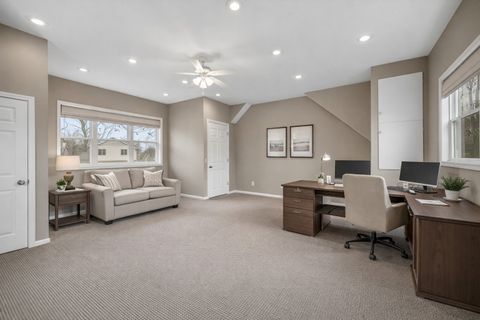 Tiny photo for 128 Parkview Road, Glenview, IL 60025 (MLS # 12607382)