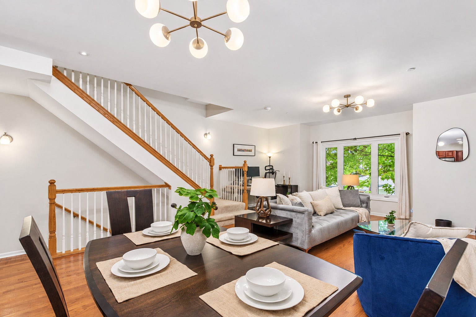 1192 Clarence Avenue 7