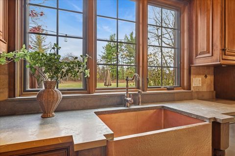 Tiny photo for 2041 Tremont Court, Libertyville, IL 60048 (MLS # 12505071)