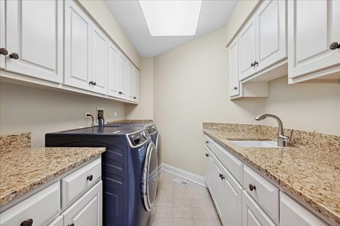 Tiny photo for 2041 Tremont Court, Libertyville, IL 60048 (MLS # 12505071)