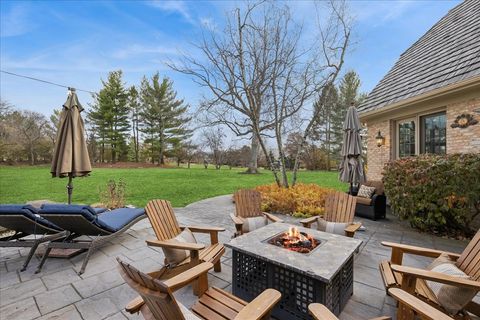 Tiny photo for 2041 Tremont Court, Libertyville, IL 60048 (MLS # 12505071)