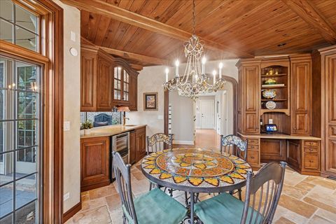 Tiny photo for 2041 Tremont Court, Libertyville, IL 60048 (MLS # 12505071)