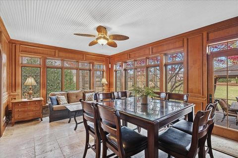 Tiny photo for 2041 Tremont Court, Libertyville, IL 60048 (MLS # 12505071)