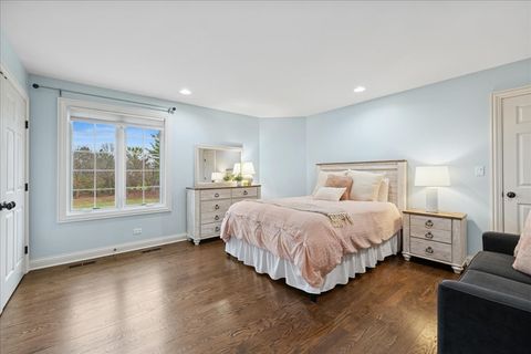 Tiny photo for 2041 Tremont Court, Libertyville, IL 60048 (MLS # 12505071)