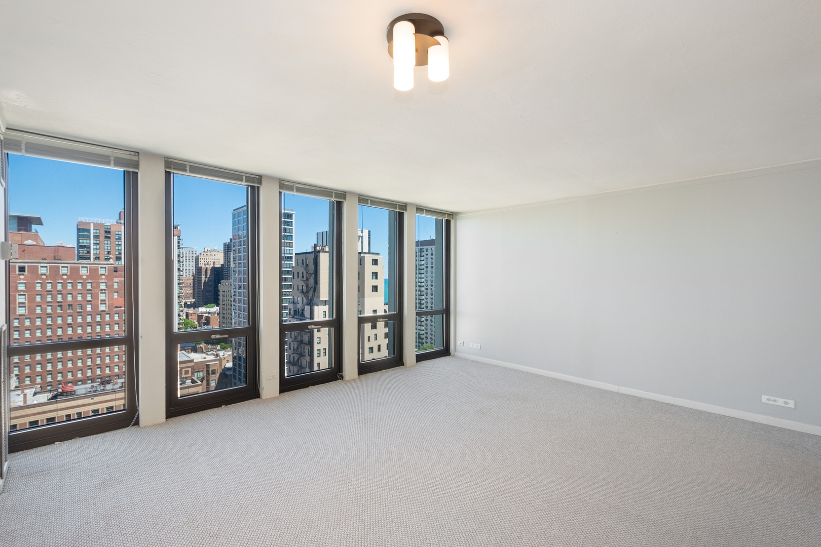 1 E Scott Street 2002