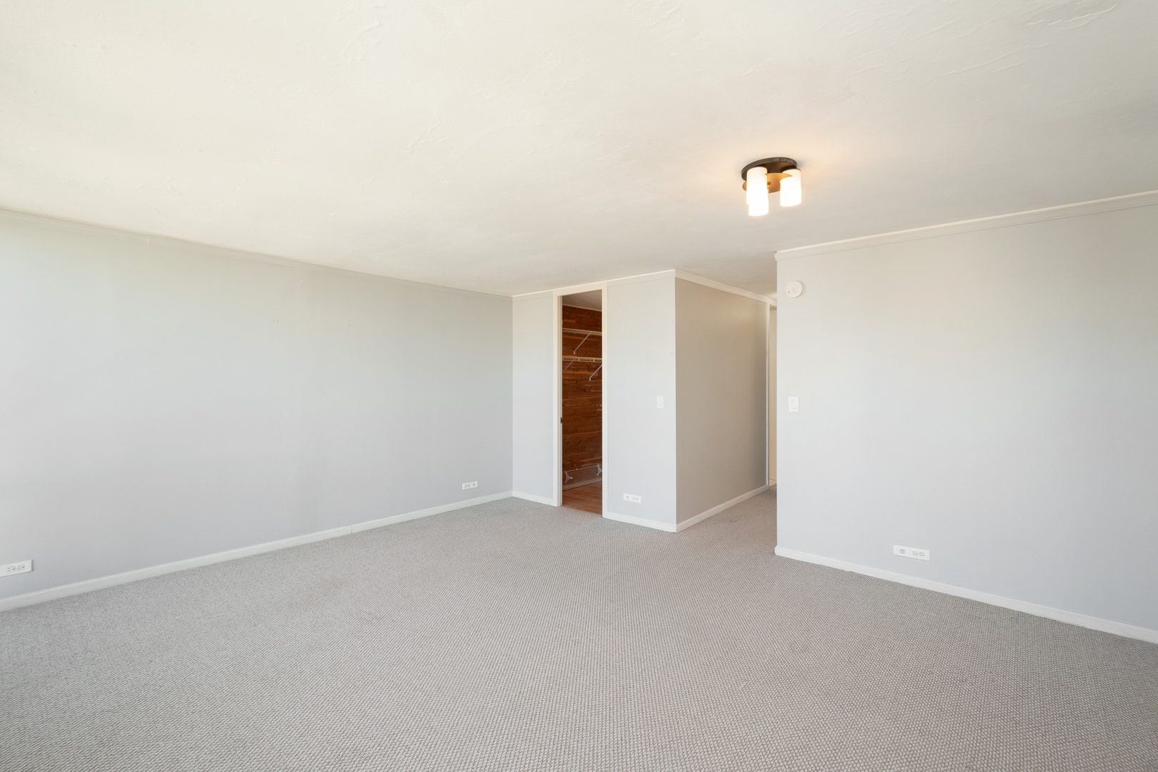 1 E Scott Street 2002