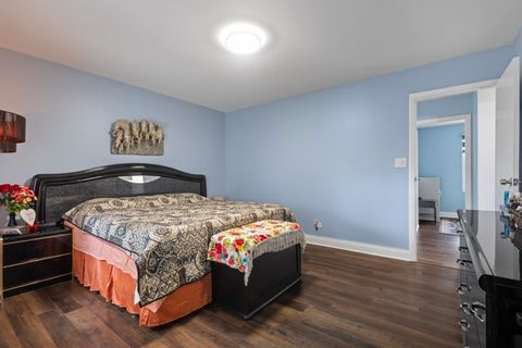 Tiny photo for 2004 E Parkview Circle, Hoffman Estates, IL 60169 (MLS # 12507420)