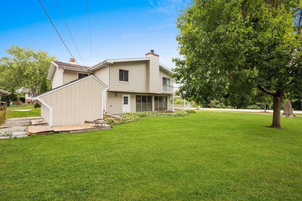 2004 E Parkview Circle