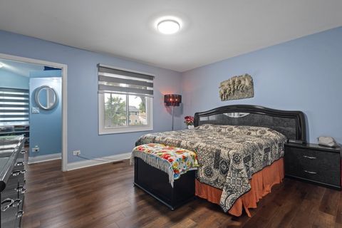 Tiny photo for 2004 E Parkview Circle, Hoffman Estates, IL 60169 (MLS # 12507420)