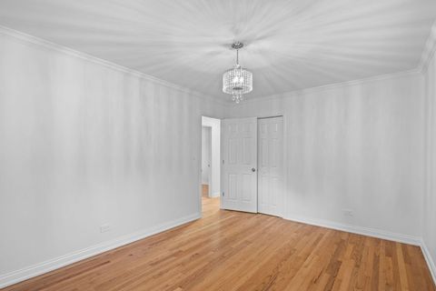 Tiny photo for 223 Kenloch Avenue, Libertyville, IL 60048 (MLS # 12502443)