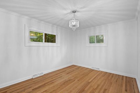 Tiny photo for 223 Kenloch Avenue, Libertyville, IL 60048 (MLS # 12502443)