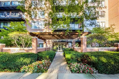 Photo of 1633 2nd Street #503, Highland Park, IL 60035 (MLS # 12702121)