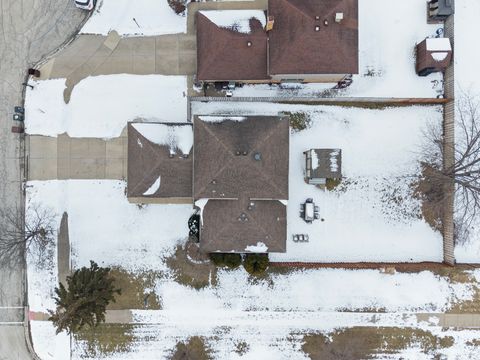 Tiny photo for 16647 Tower Court, Tinley Park, IL 60477 (MLS # 12550083)