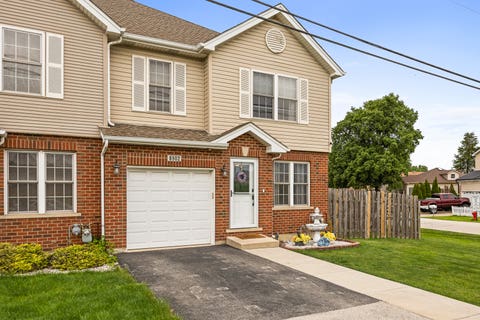 Tiny photo for 8902 Frontage Road, Justice, IL 60458 (MLS # 12692803)