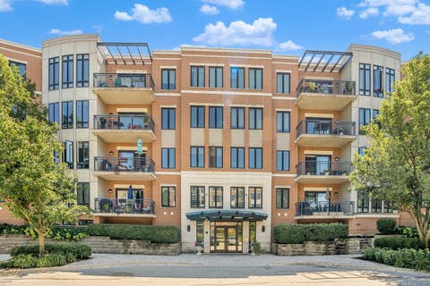 Photo of 145 S York Street #420, Elmhurst, IL 60126 (MLS # 12717667)