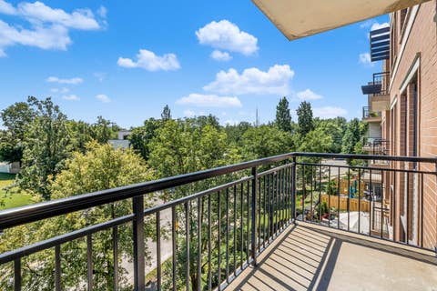 Tiny photo for 145 S York Street #420, Elmhurst, IL 60126 (MLS # 12717667)