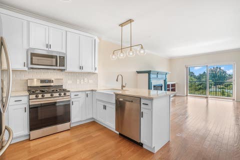 Tiny photo for 145 S York Street #420, Elmhurst, IL 60126 (MLS # 12717667)