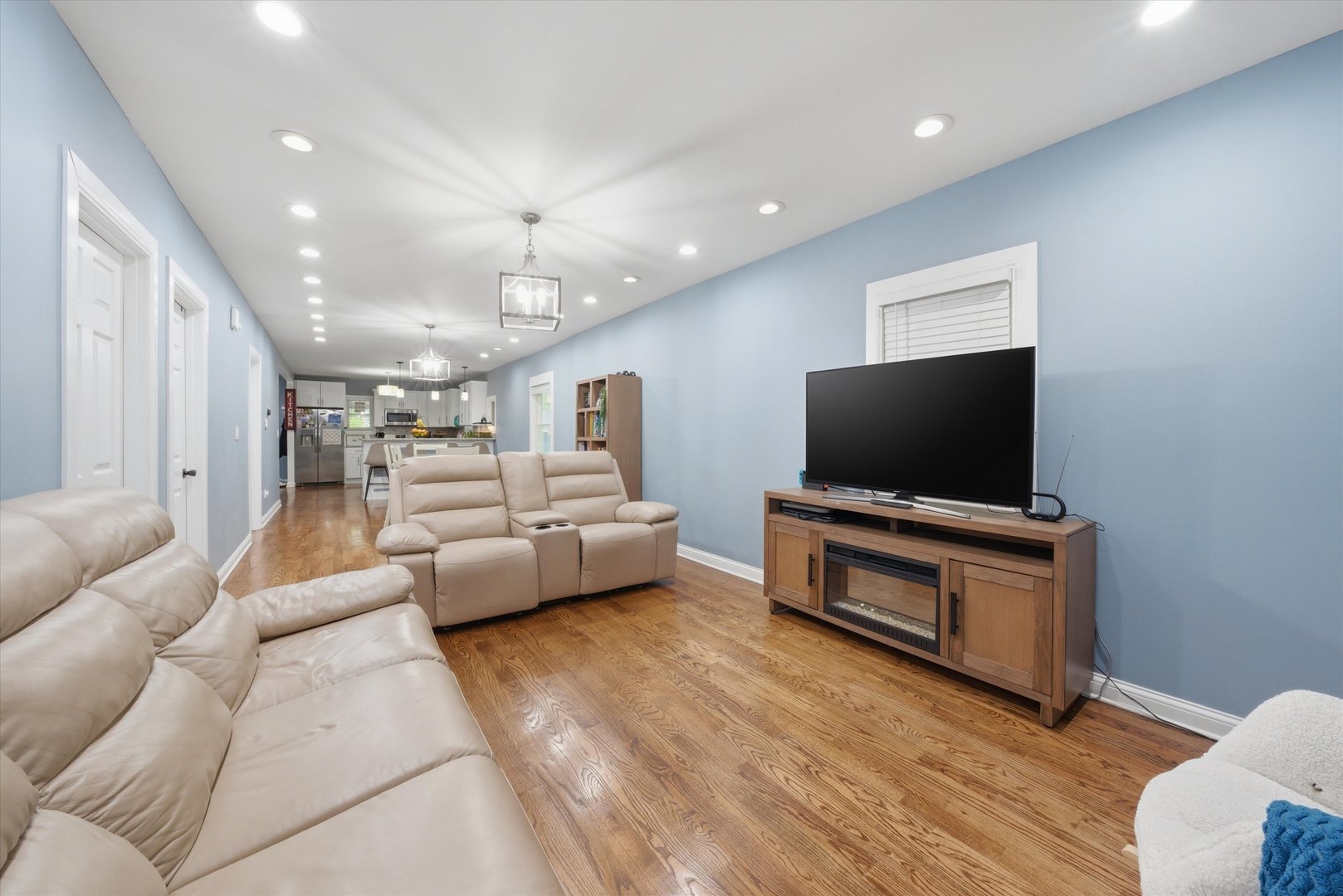 1053 W 104th Place