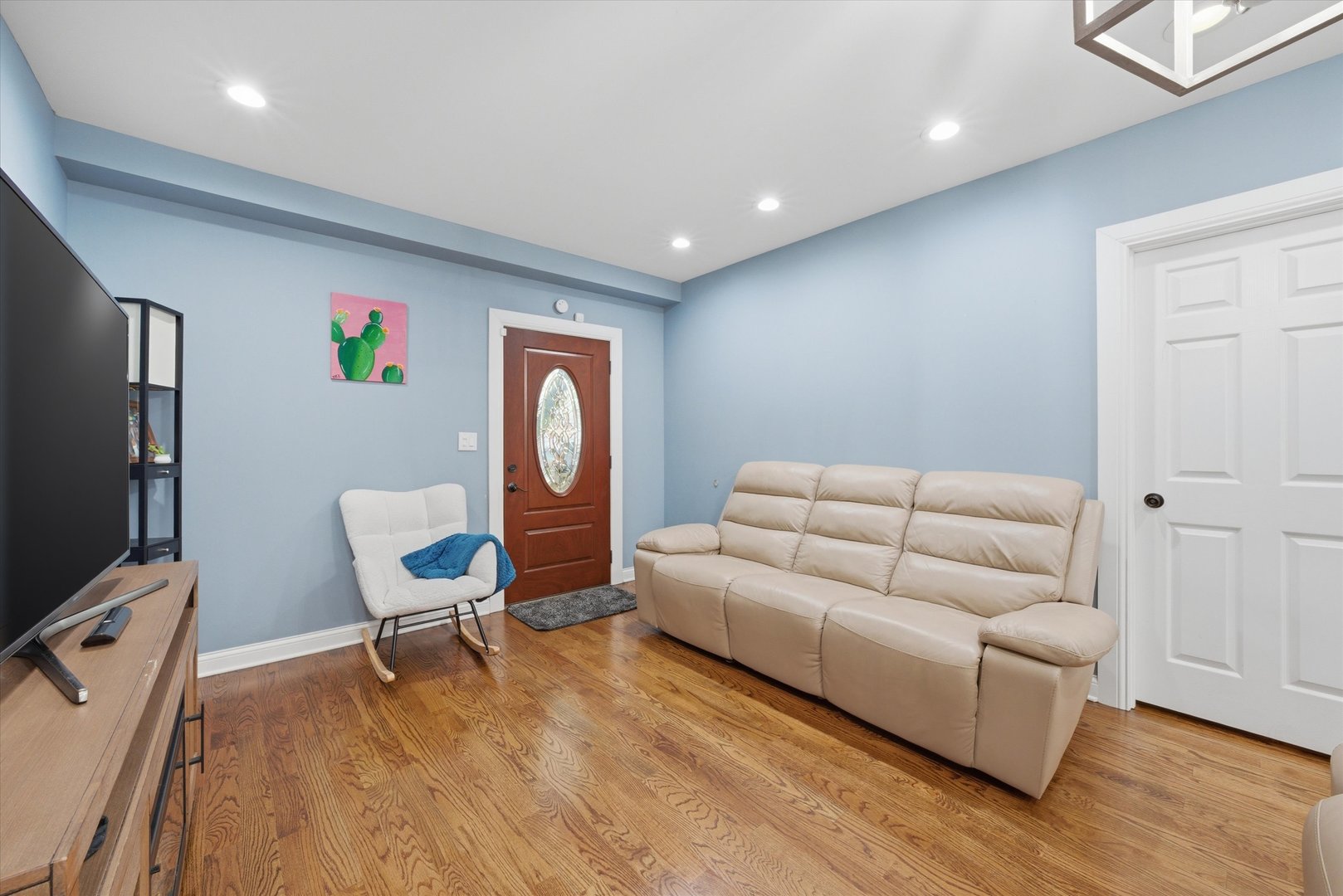 1053 W 104th Place