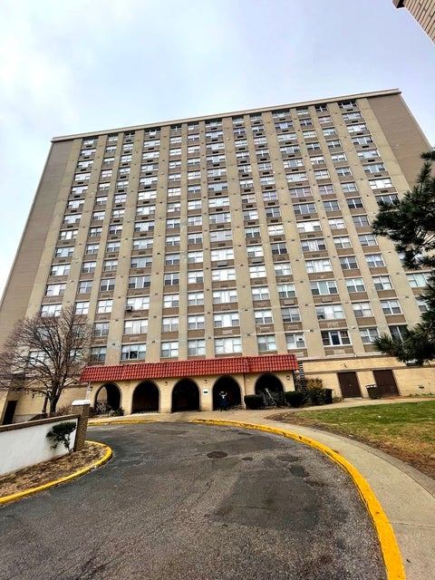 Photo of 4300 W Ford City Drive #710, Chicago, IL 60652 (MLS # 12762223)