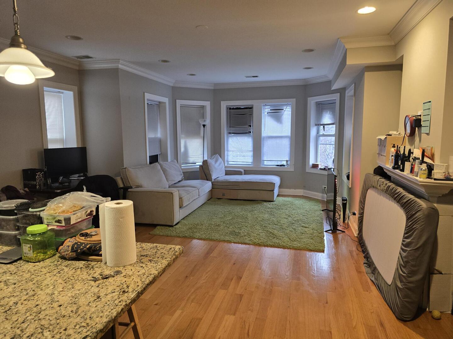 6337 N Oakley Avenue