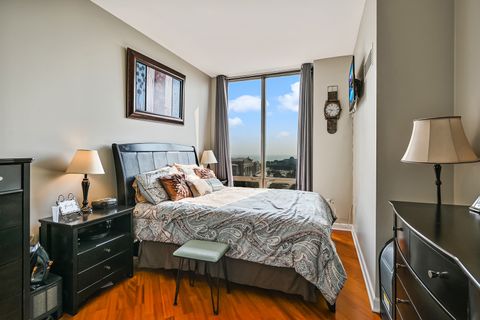 Tiny photo for 1335 S PRAIRIE Avenue #1504, Chicago, IL 60605 (MLS # 12506787)