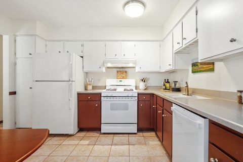 Tiny photo for 304 Windstream Court, Aurora, IL 60504 (MLS # 12653085)