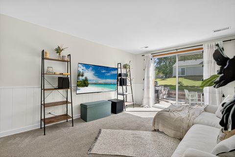 Tiny photo for 981 Longstreet Drive, Bartlett, IL 60103 (MLS # 12464492)