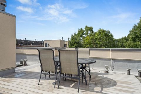 Tiny photo for 1712 W SURF Street #1712, Chicago, IL 60657 (MLS # 12478795)