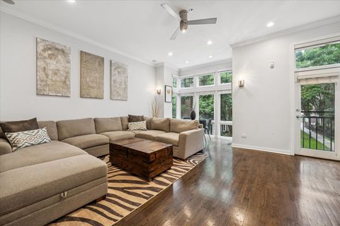 Tiny photo for 1712 W SURF Street #1712, Chicago, IL 60657 (MLS # 12478795)
