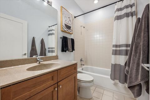 Tiny photo for 1712 W SURF Street #1712, Chicago, IL 60657 (MLS # 12478795)