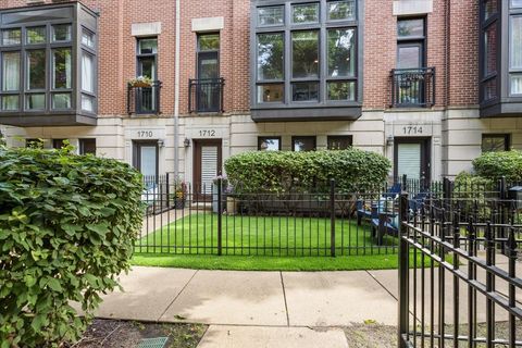 Tiny photo for 1712 W SURF Street #1712, Chicago, IL 60657 (MLS # 12478795)