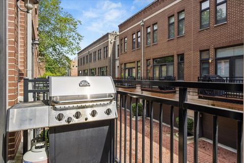 Tiny photo for 1712 W SURF Street #1712, Chicago, IL 60657 (MLS # 12478795)