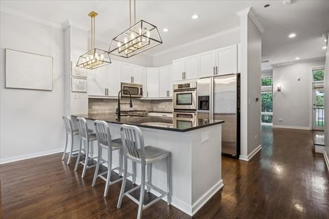 Tiny photo for 1712 W SURF Street #1712, Chicago, IL 60657 (MLS # 12478795)