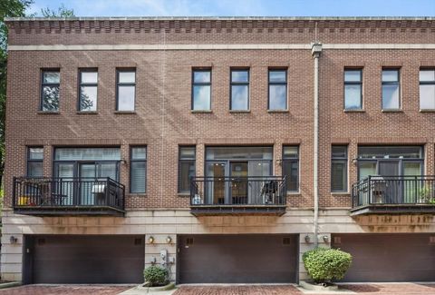 Tiny photo for 1712 W SURF Street #1712, Chicago, IL 60657 (MLS # 12478795)