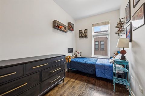 Tiny photo for 1712 W SURF Street #1712, Chicago, IL 60657 (MLS # 12478795)