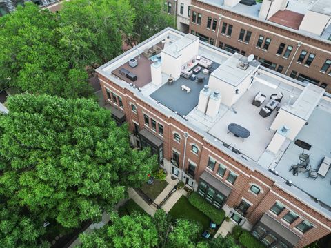 Tiny photo for 1712 W SURF Street #1712, Chicago, IL 60657 (MLS # 12478795)