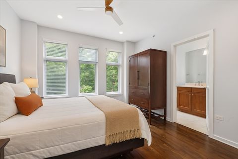 Tiny photo for 1712 W SURF Street #1712, Chicago, IL 60657 (MLS # 12478795)