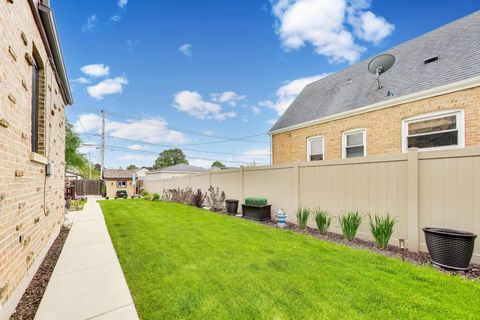 Tiny photo for 7347 N Overhill Avenue, Chicago, IL 60631 (MLS # 12648552)