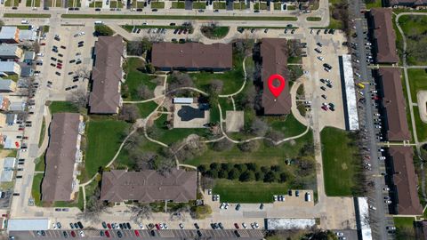 Tiny photo for 960 Beau Drive #303, Des Plaines, IL 60016 (MLS # 12474877)