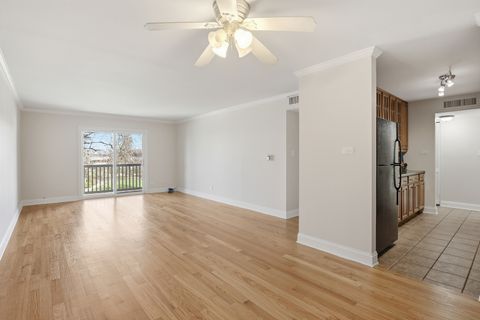 Tiny photo for 960 Beau Drive #303, Des Plaines, IL 60016 (MLS # 12474877)